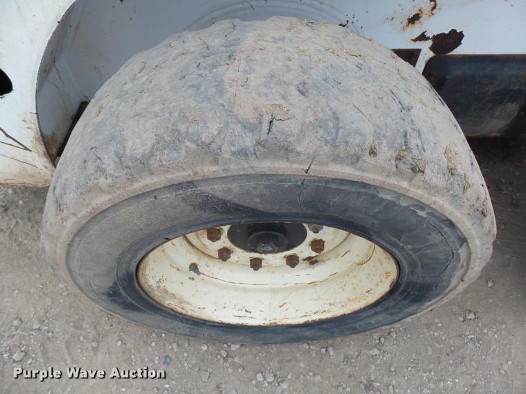 image for item DH9577 2003 Bobcat 763 skid steer