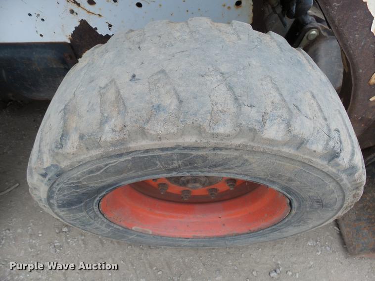 image for item DH9577 2003 Bobcat 763 skid steer