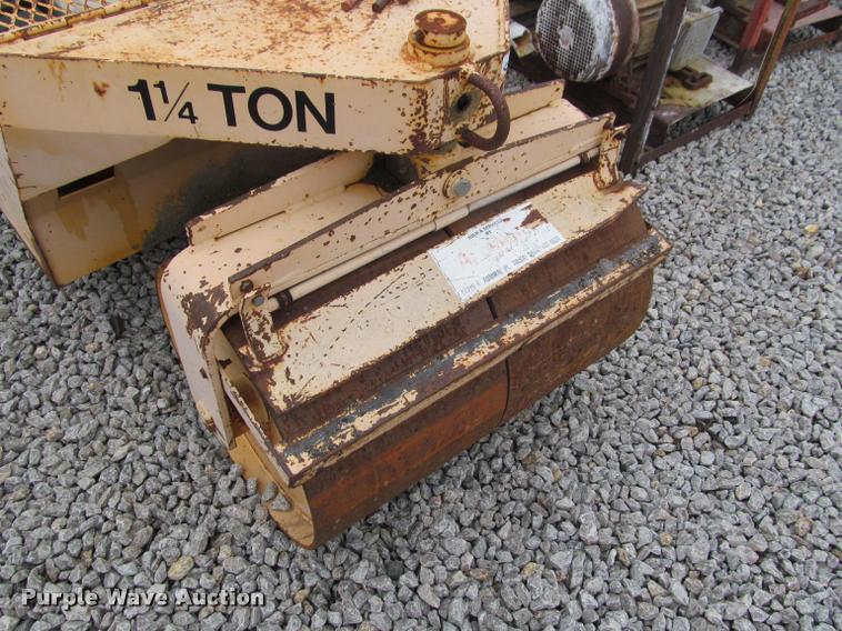 image for item DT9205 Stone SR2500 Deluxe double drum roller