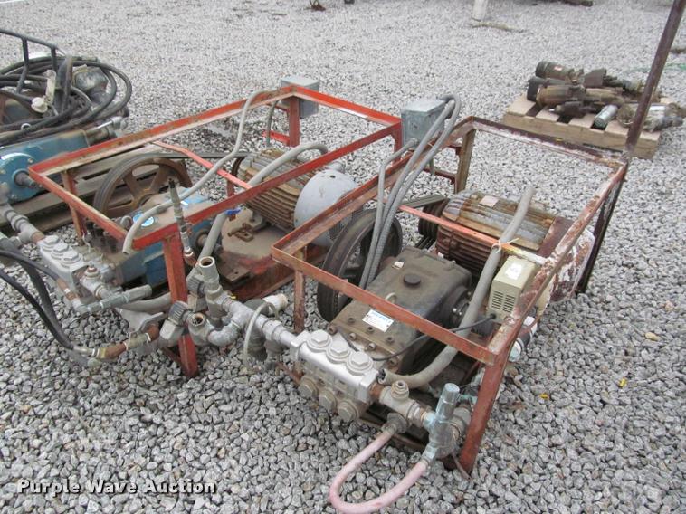 image for item DT9206 (2) electric pumps