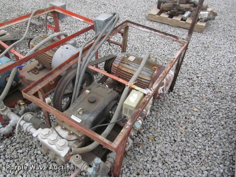 image for item DT9206 (2) electric pumps