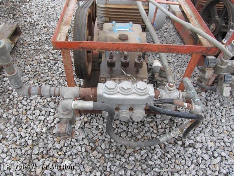 image for item DT9206 (2) electric pumps