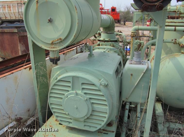 image for item DT9221 Sullair air compressor