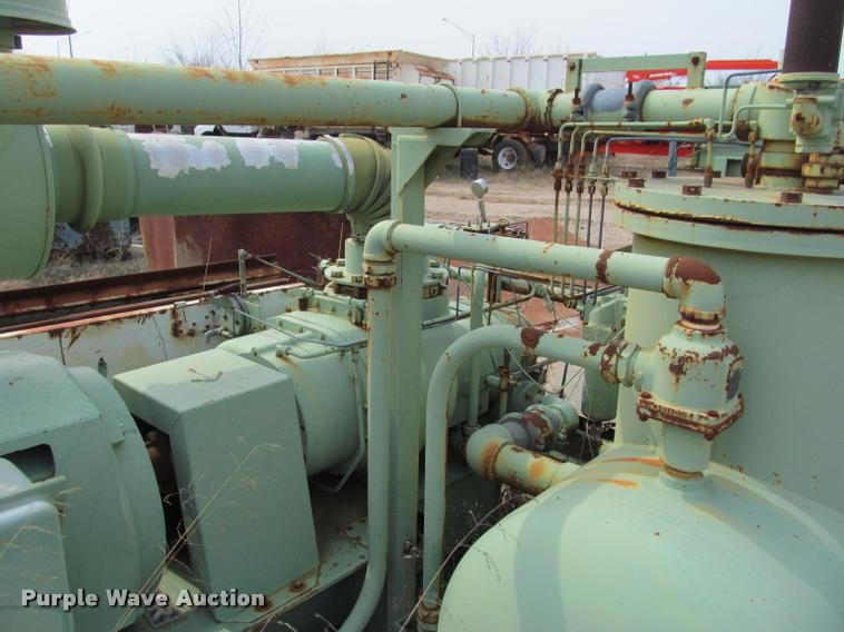 image for item DT9221 Sullair air compressor