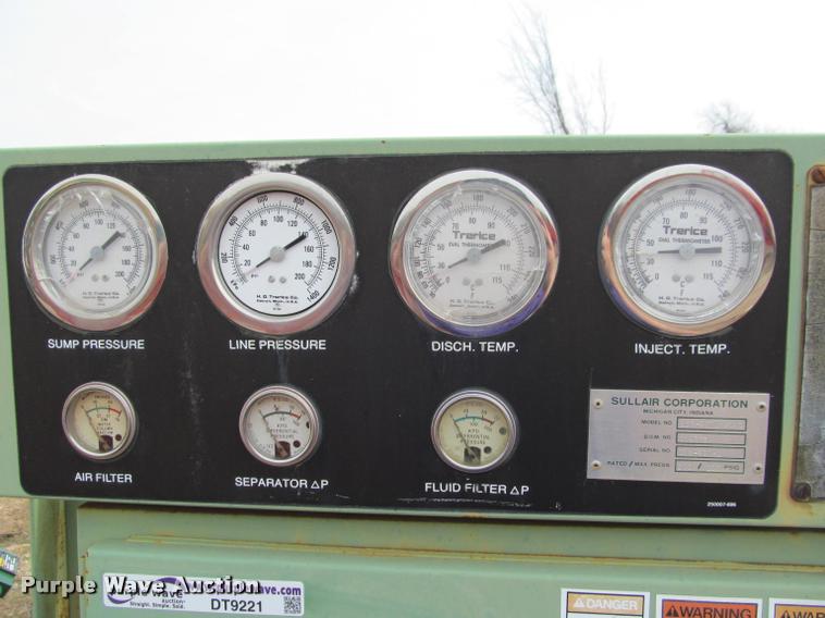 image for item DT9221 Sullair air compressor