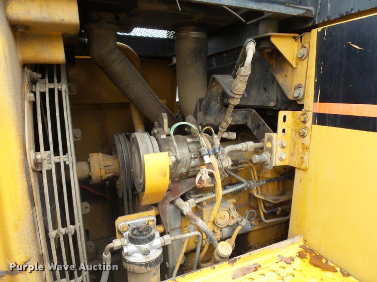 image for item J1519 1997 Caterpillar 953C track loader