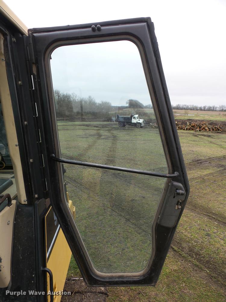 image for item J1519 1997 Caterpillar 953C track loader