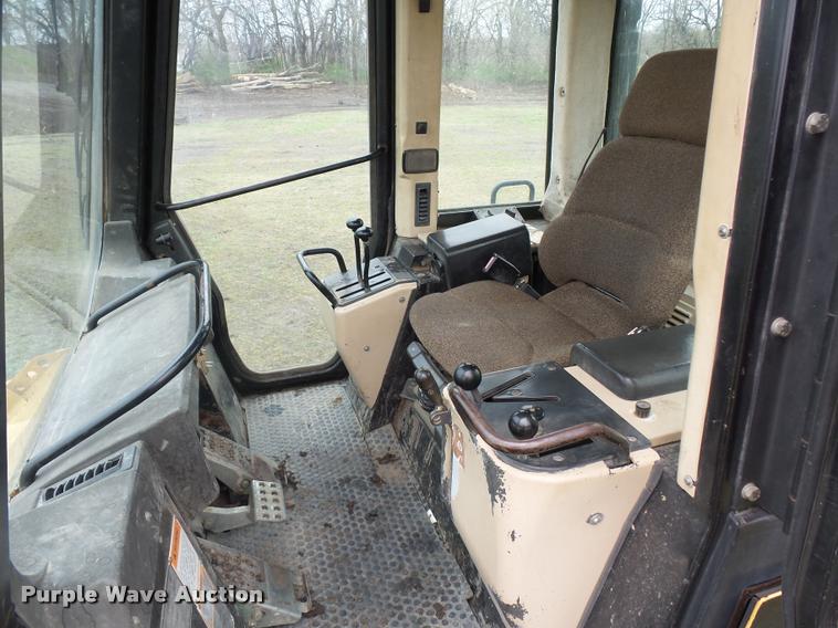 image for item J1519 1997 Caterpillar 953C track loader