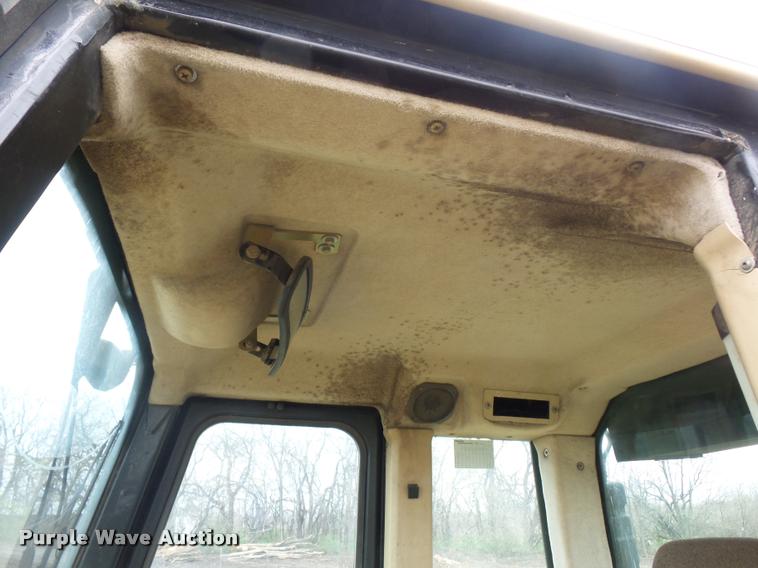 image for item J1519 1997 Caterpillar 953C track loader