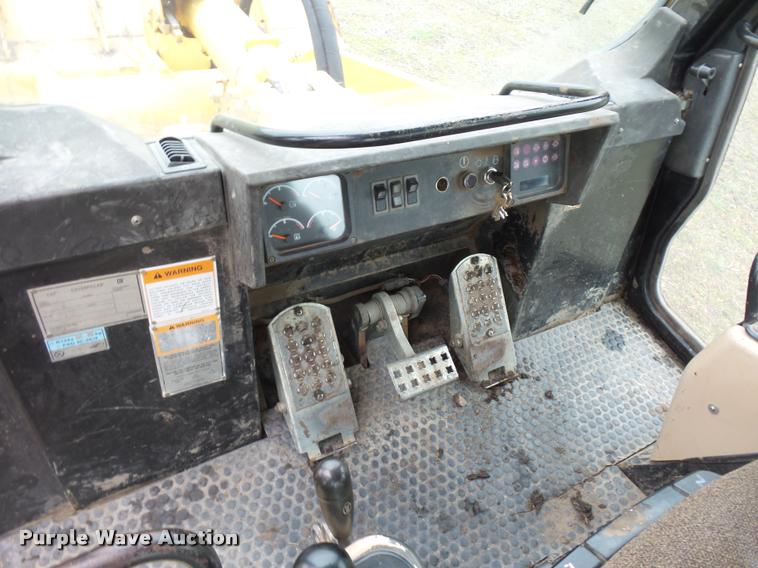 image for item J1519 1997 Caterpillar 953C track loader