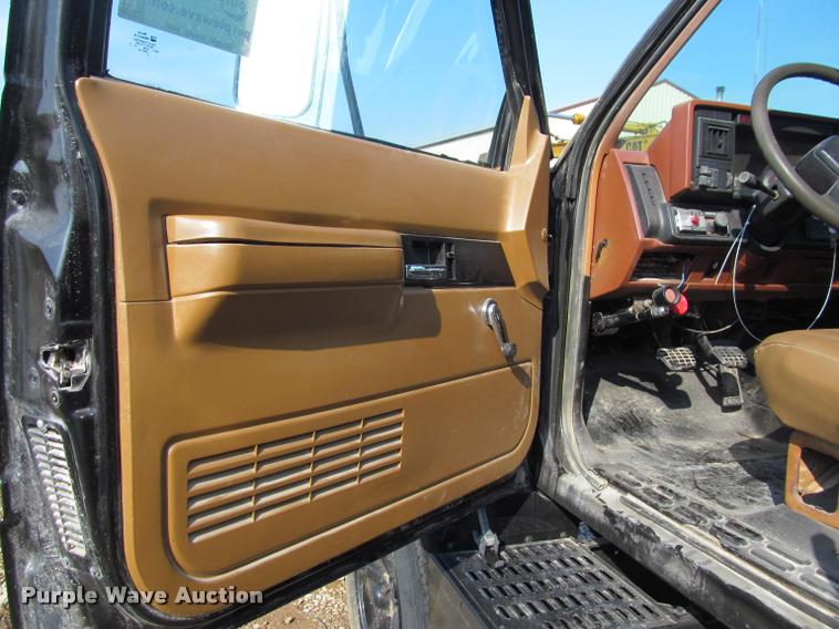 image for item J2599 1992 Chevrolet Kodiak dump truck