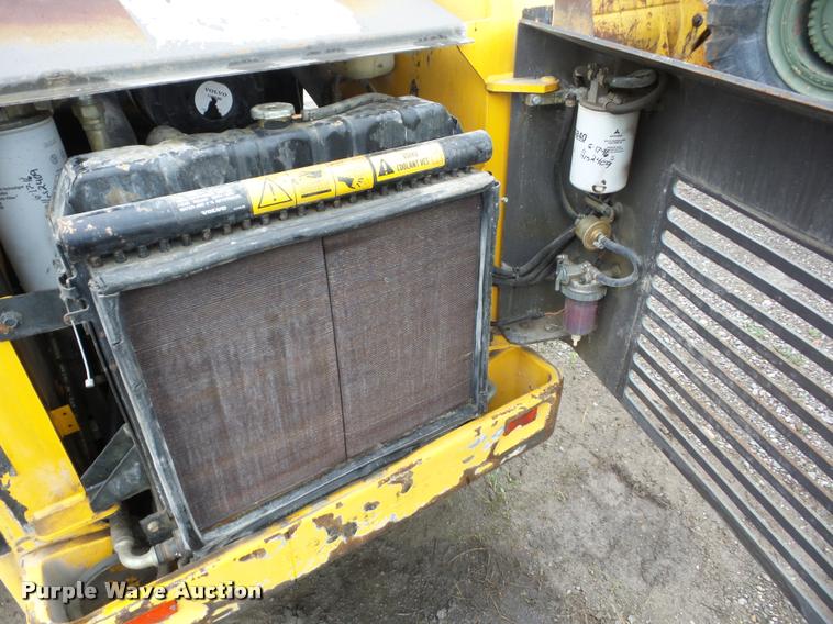 image for item J8647 Volvo MC80B skid steer