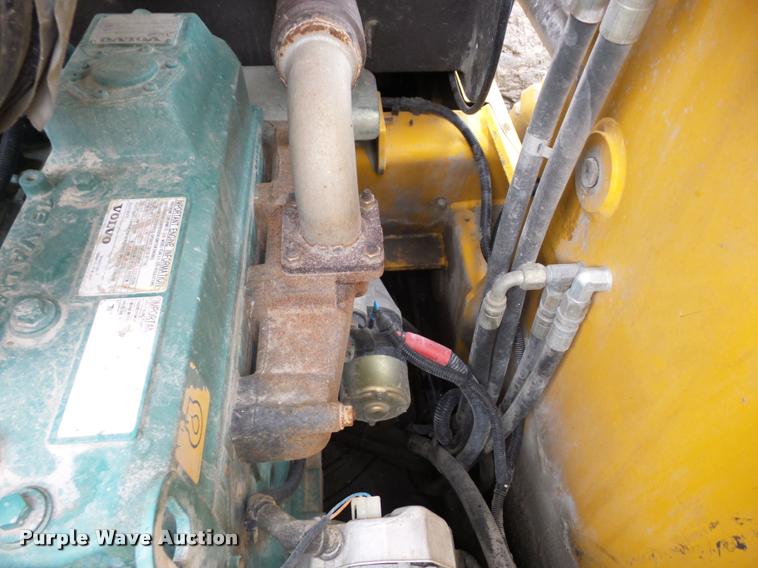 image for item J8647 Volvo MC80B skid steer