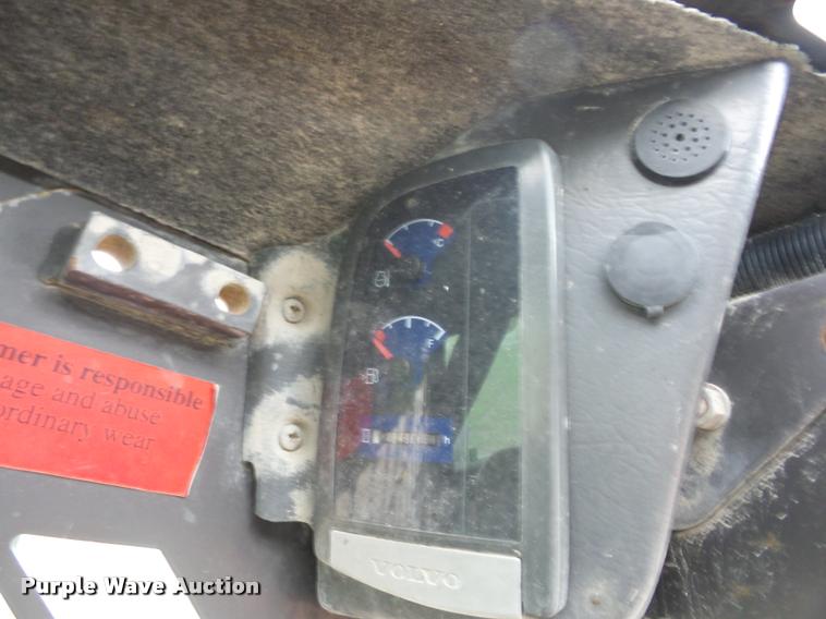 image for item J8647 Volvo MC80B skid steer