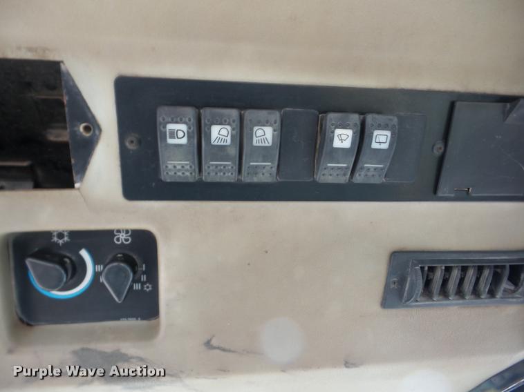 image for item J8651 1998 Caterpillar 416C backhoe