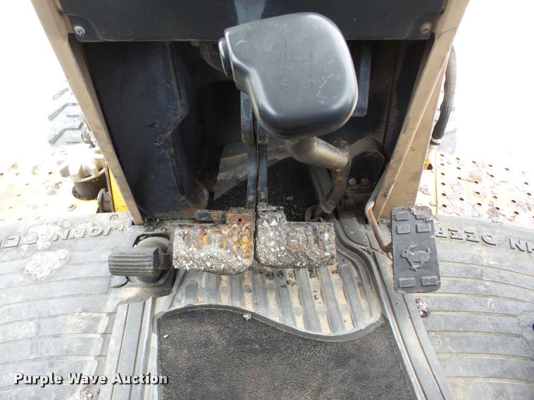 image for item J8653 1994 John Deere 300D backhoe