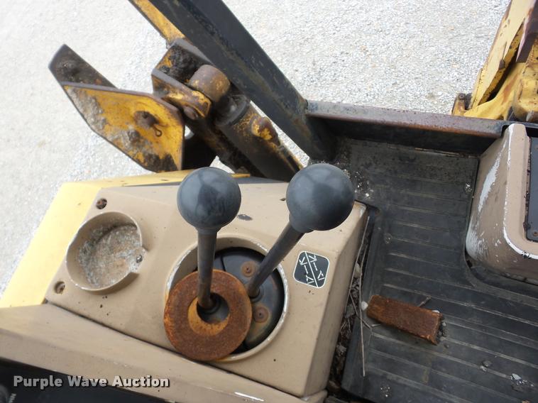 image for item J8653 1994 John Deere 300D backhoe