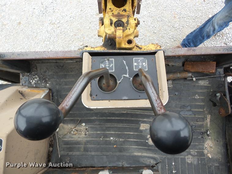 image for item J8653 1994 John Deere 300D backhoe