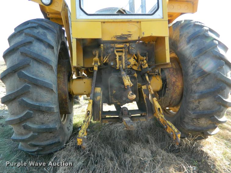 image for item K2693 Minneapolis Moline G900 tractor