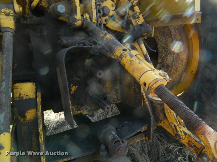 image for item K2693 Minneapolis Moline G900 tractor