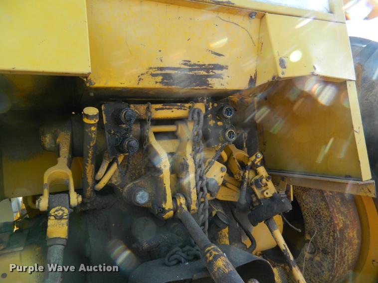 image for item K2693 Minneapolis Moline G900 tractor