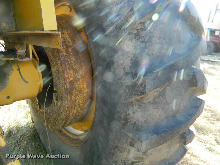 image for item K2693 Minneapolis Moline G900 tractor