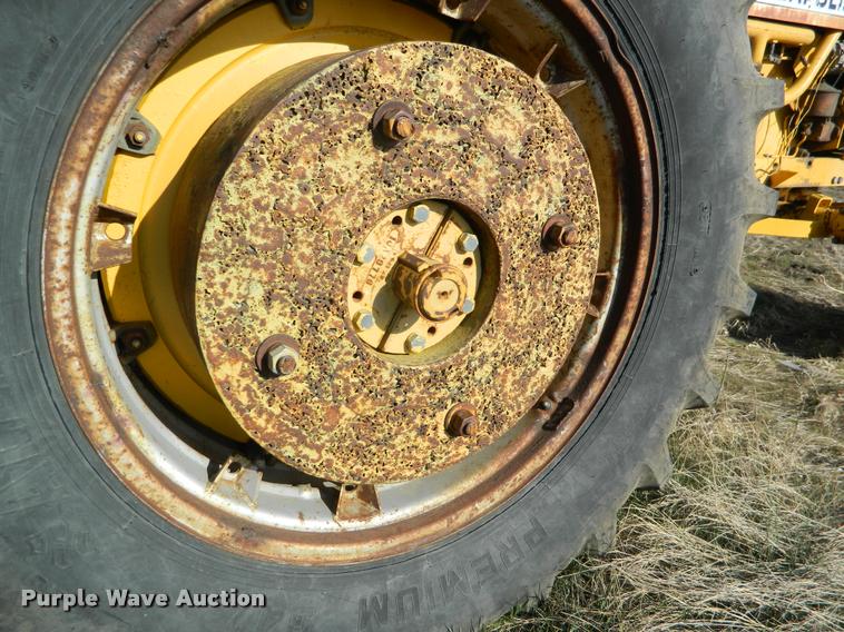 image for item K2693 Minneapolis Moline G900 tractor