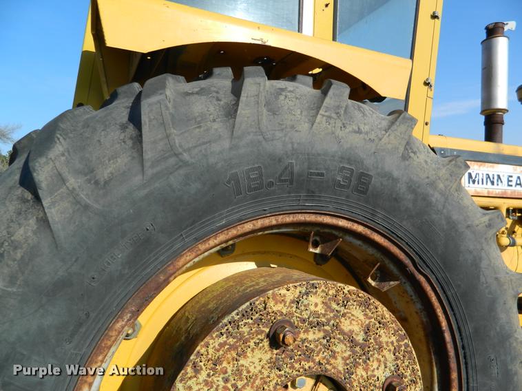 image for item K2693 Minneapolis Moline G900 tractor