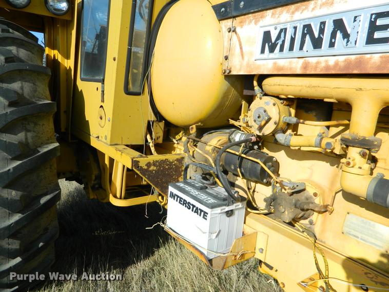image for item K2693 Minneapolis Moline G900 tractor