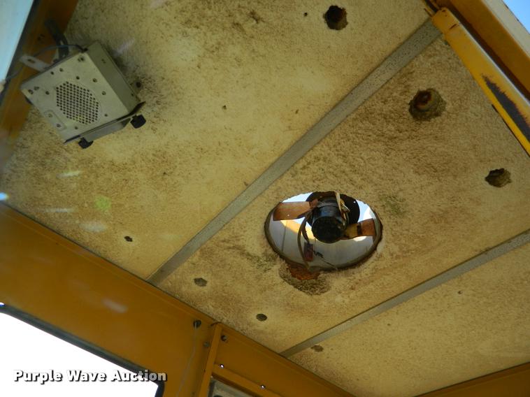 image for item K2693 Minneapolis Moline G900 tractor