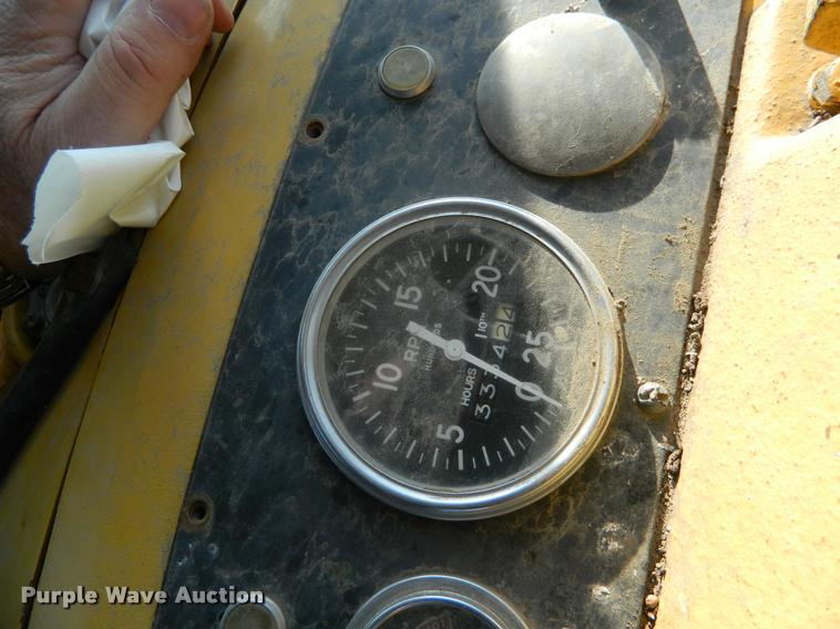 image for item K2693 Minneapolis Moline G900 tractor