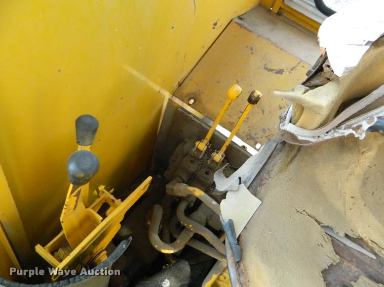 image for item K2693 Minneapolis Moline G900 tractor