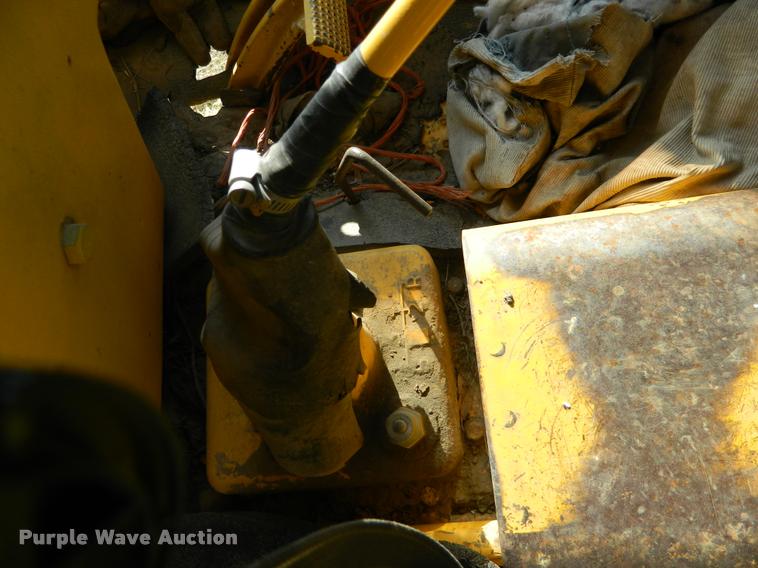 image for item K2693 Minneapolis Moline G900 tractor