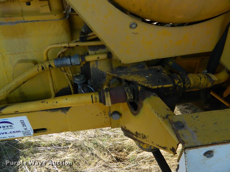 image for item K2693 Minneapolis Moline G900 tractor