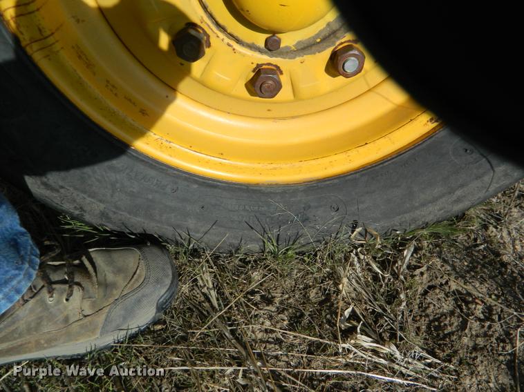 image for item K2693 Minneapolis Moline G900 tractor