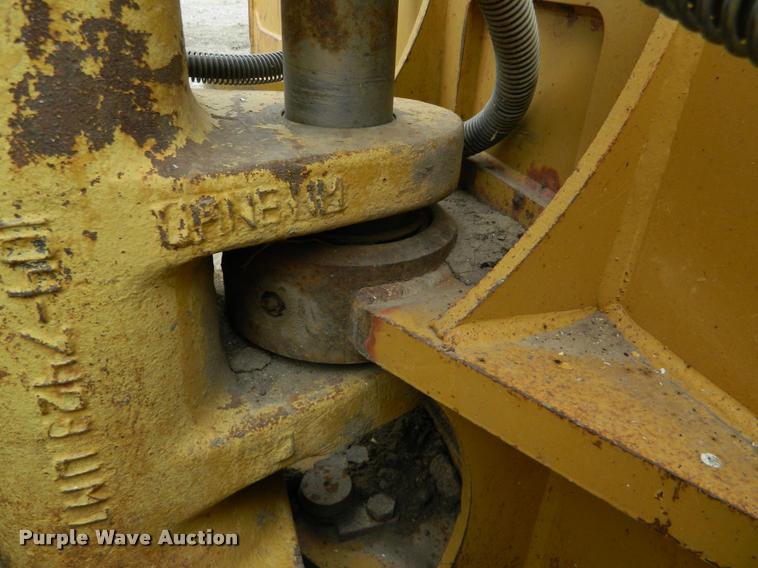 image for item K2699 2002 Caterpillar D6M XL series dozer