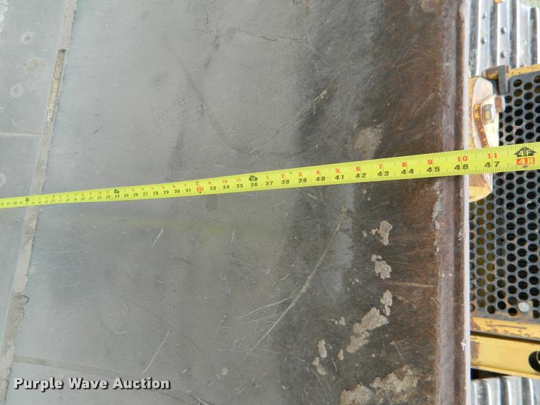 image for item K2699 2002 Caterpillar D6M XL series dozer