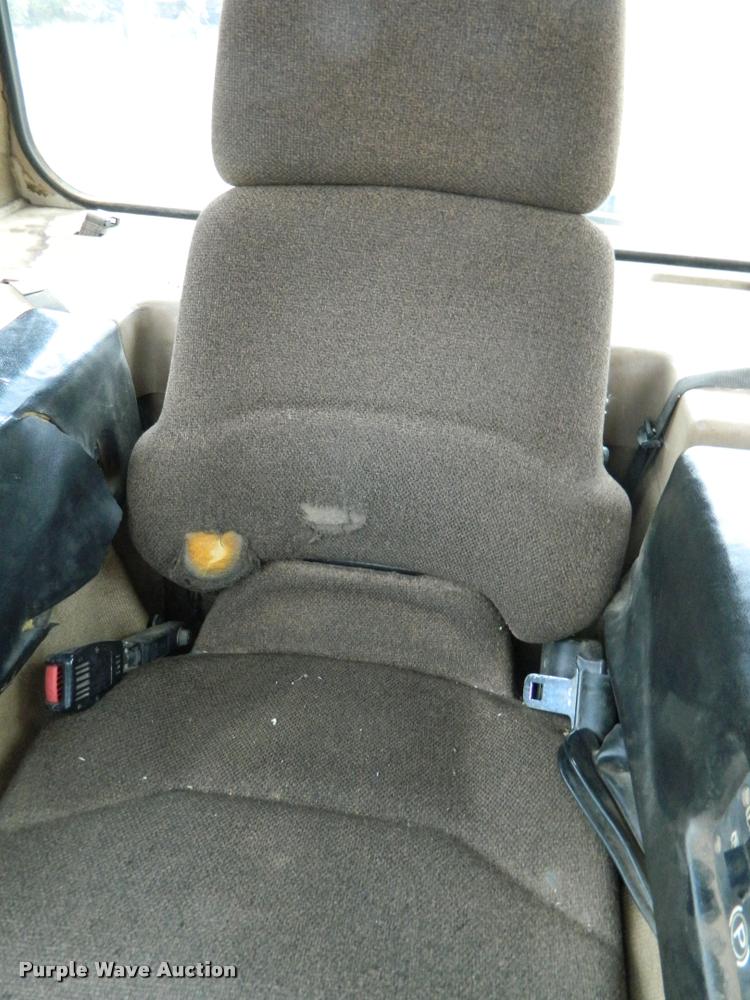 image for item K2699 2002 Caterpillar D6M XL series dozer