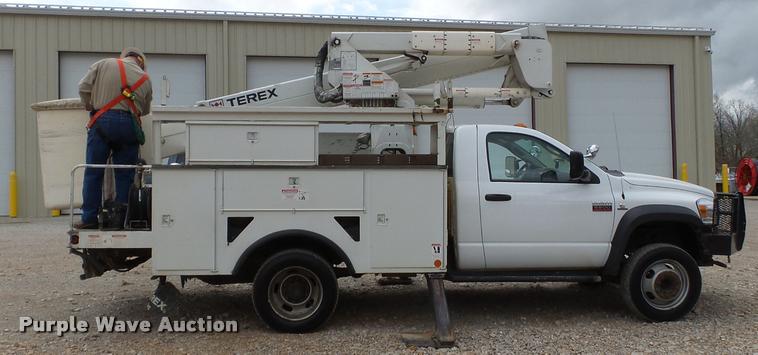 image for item K3293 2009 Dodge Ram 5500 bucket truck