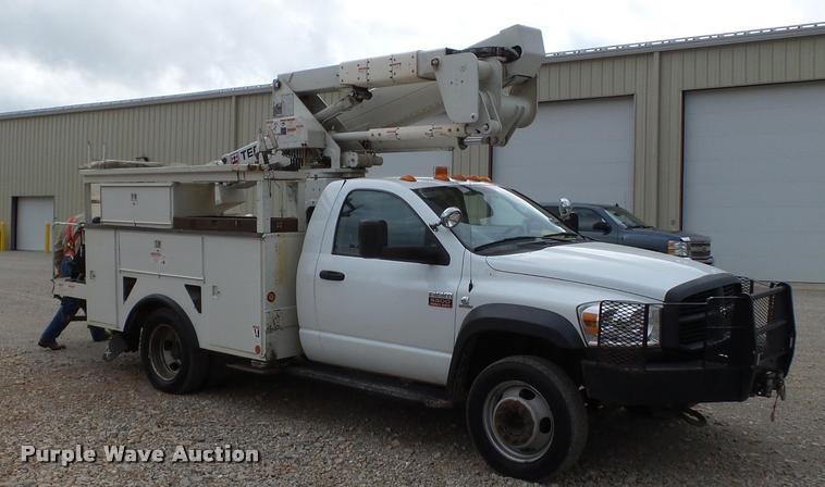 image for item K3293 2009 Dodge Ram 5500 bucket truck