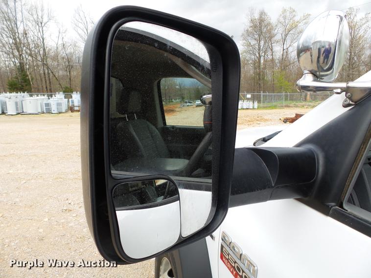 image for item K3293 2009 Dodge Ram 5500 bucket truck