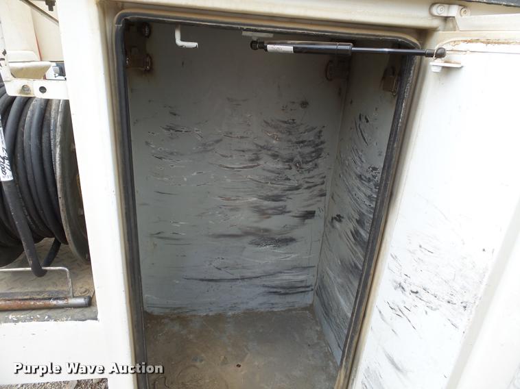 image for item K3293 2009 Dodge Ram 5500 bucket truck