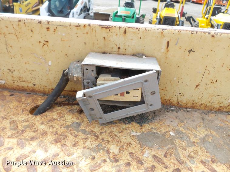 image for item K3305 2001 JLG 40RTS scissor lift