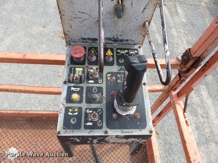 image for item K3305 2001 JLG 40RTS scissor lift