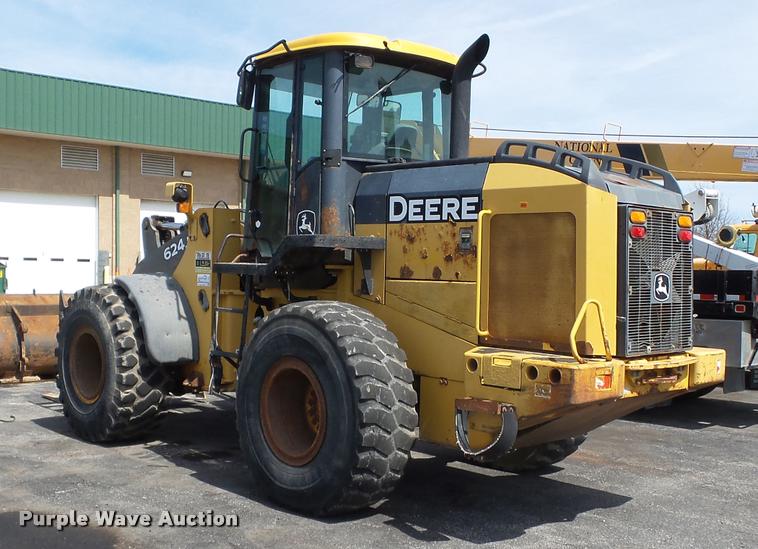 image for item K3307 2004 John Deere 624J wheel loader