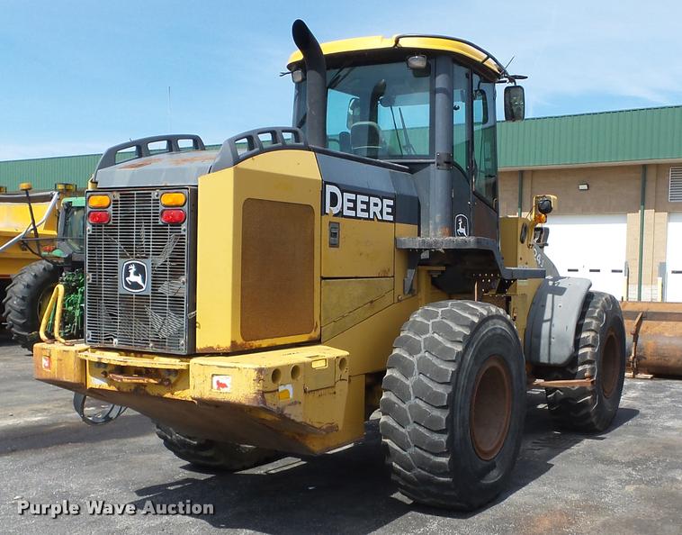 image for item K3307 2004 John Deere 624J wheel loader