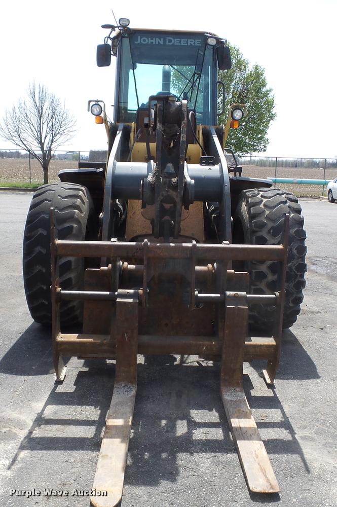 image for item K3307 2004 John Deere 624J wheel loader