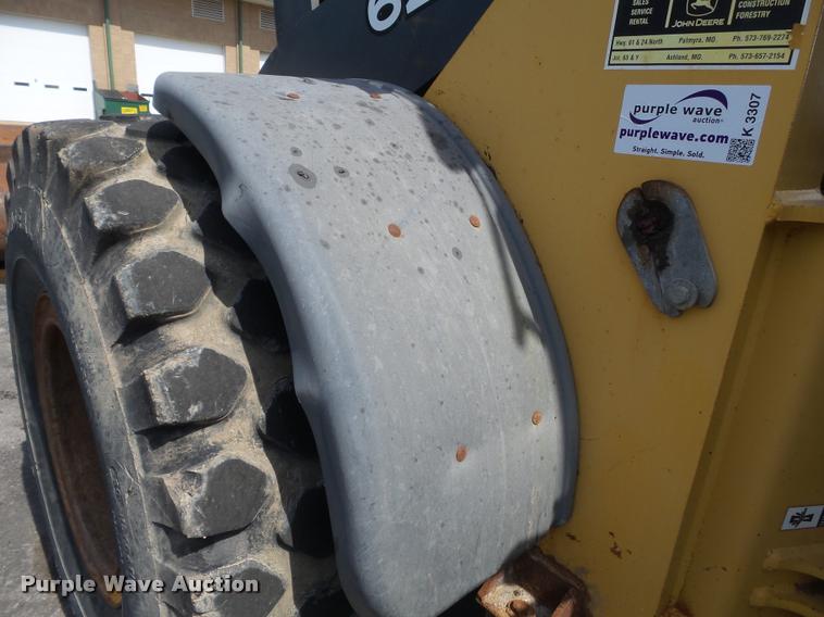 image for item K3307 2004 John Deere 624J wheel loader