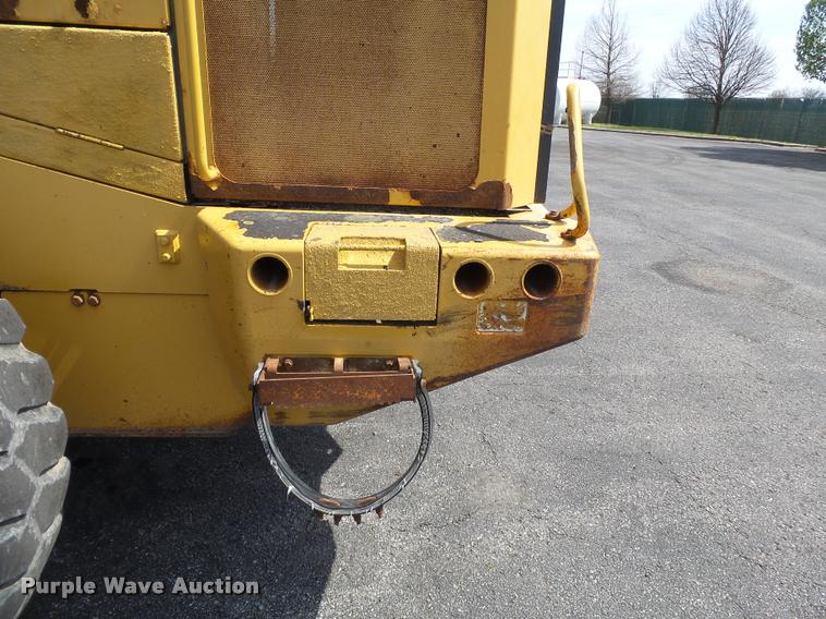 image for item K3307 2004 John Deere 624J wheel loader