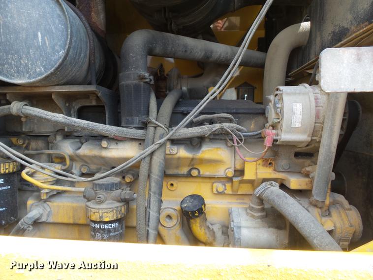 image for item K3307 2004 John Deere 624J wheel loader